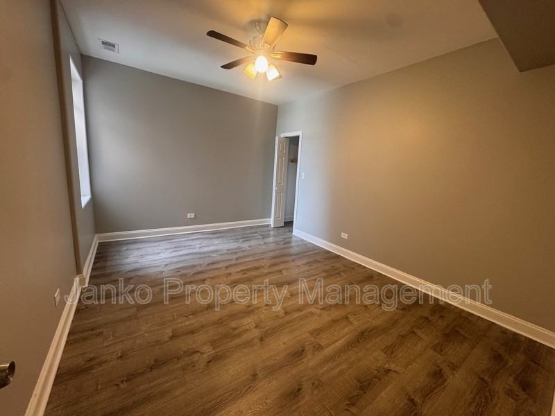 525 N Homan Ave #2S - Photo 5 of 9