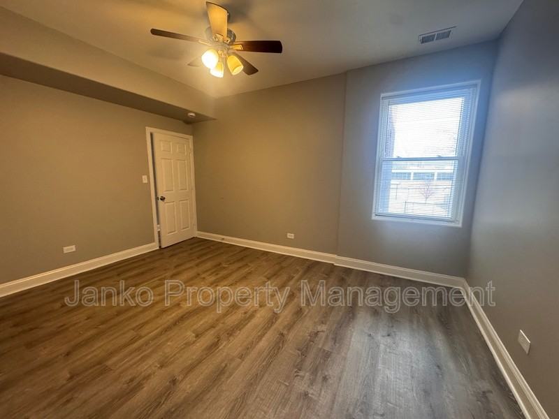 525 N Homan Ave #2S - Photo 7 of 9
