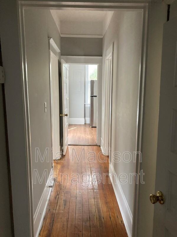 1203 E Henry St - Photo 3 of 20