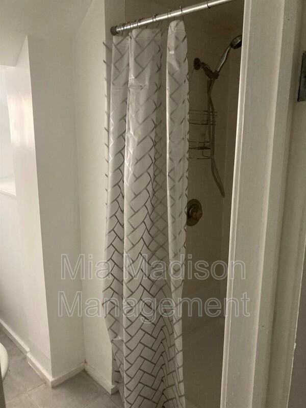 1203 E Henry St - Photo 6 of 20