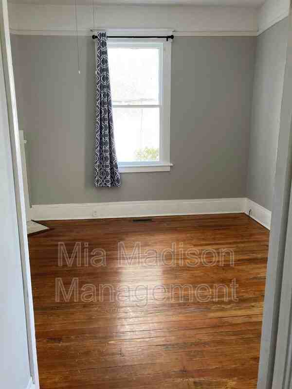 1203 E Henry St - Photo 7 of 20