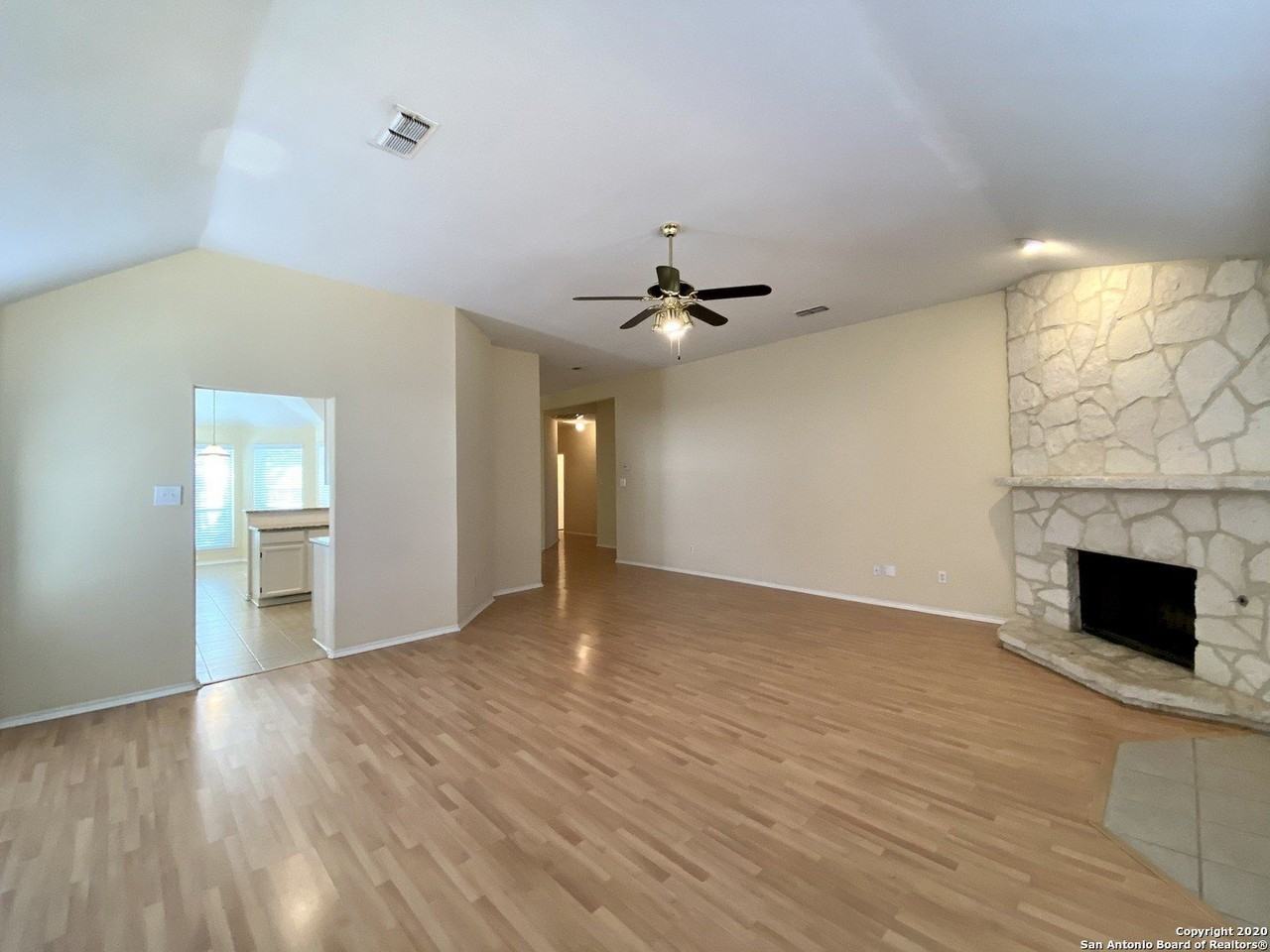 6635 Shady Bend Dr - Photo 5 of 31