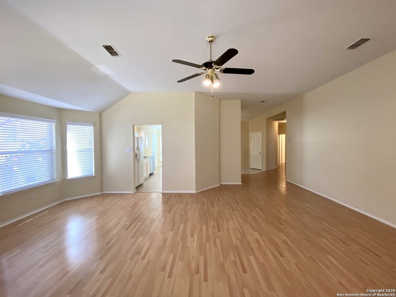 6635 Shady Bend Dr - Photo 6 of 31