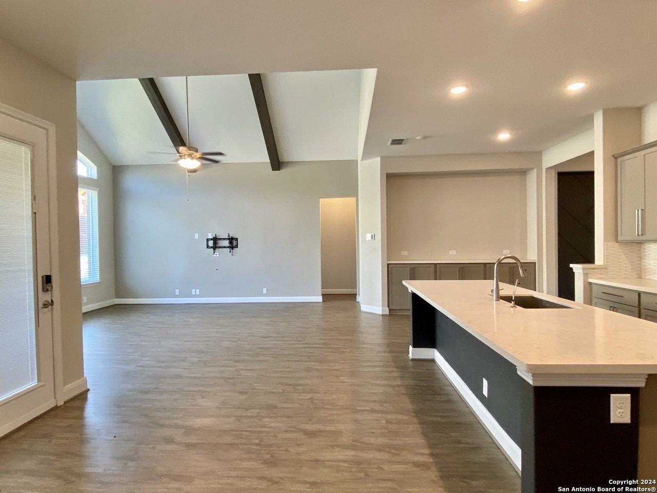 24914 Resort Pkwy - Photo 4 of 39