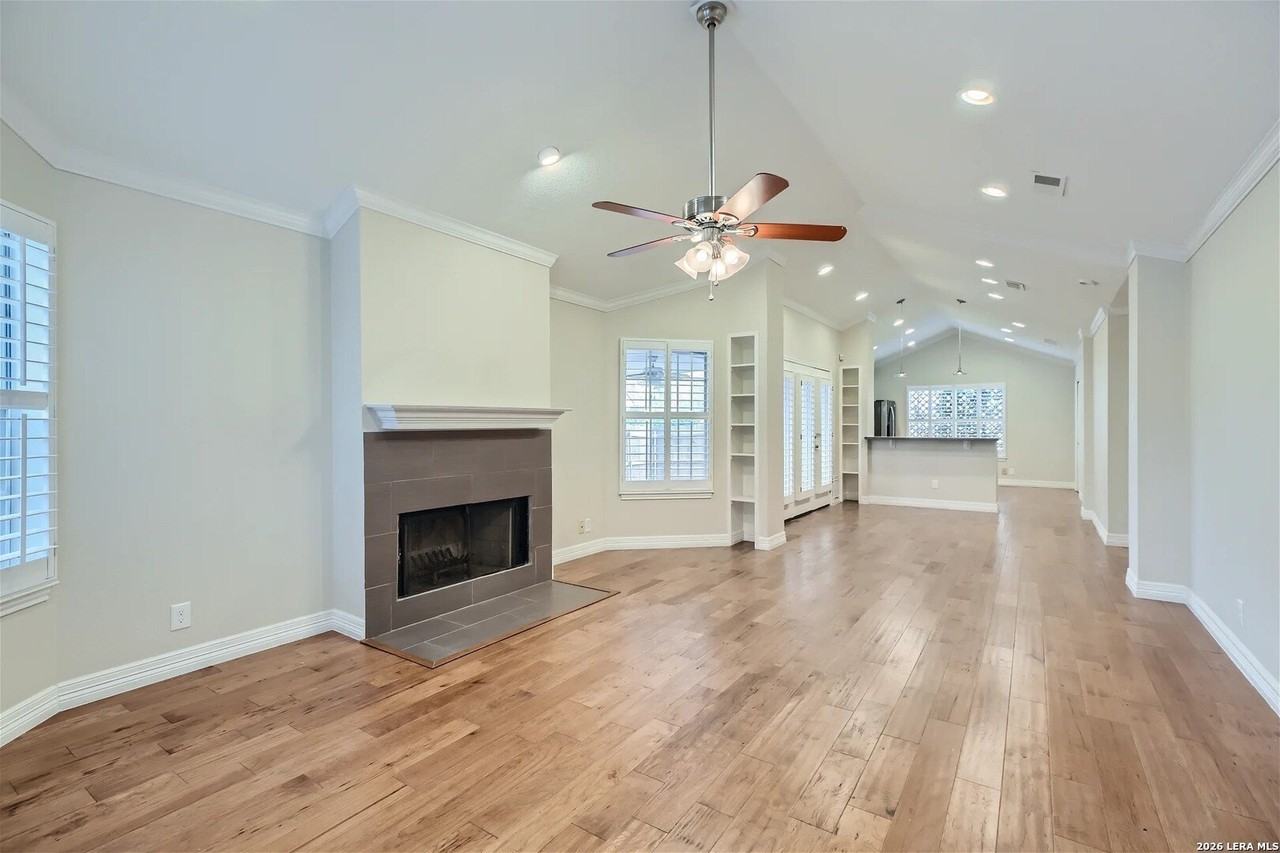 16815 Brookwood - Photo 4 of 24