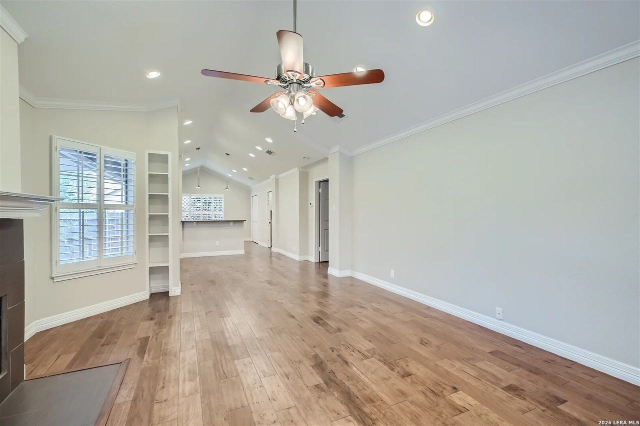 16815 Brookwood - Photo 5 of 24