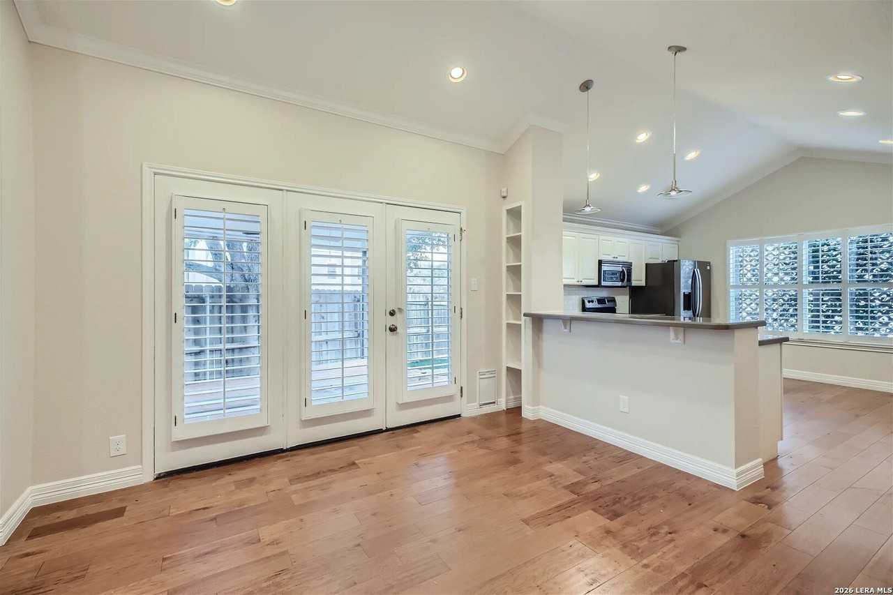 16815 Brookwood - Photo 7 of 24