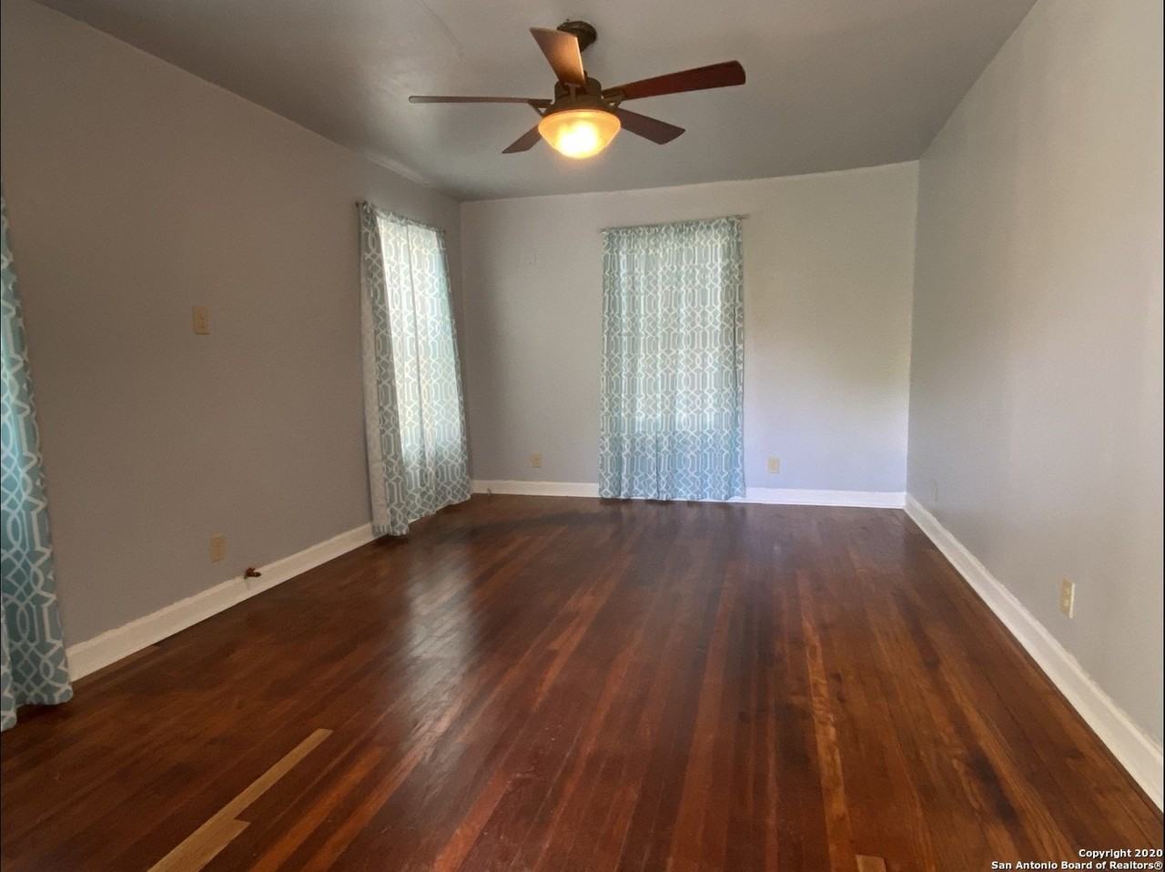 1130 Sims Ave - Photo 3 of 11