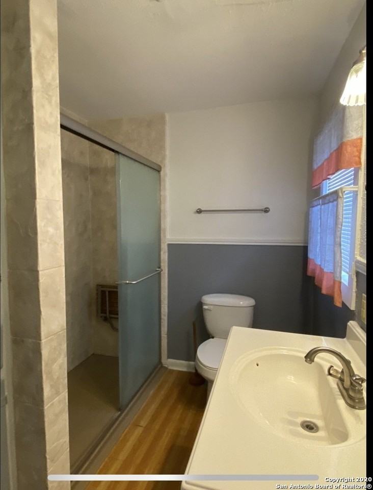 1130 Sims Ave - Photo 5 of 11