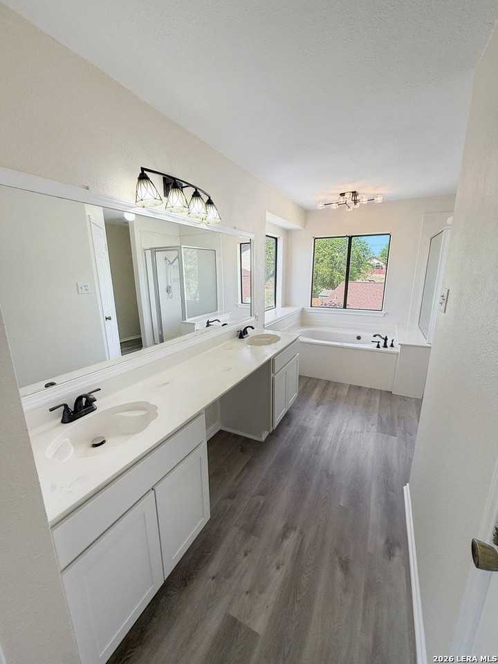 9808 Delta Ridge Dr - Photo 3 of 38
