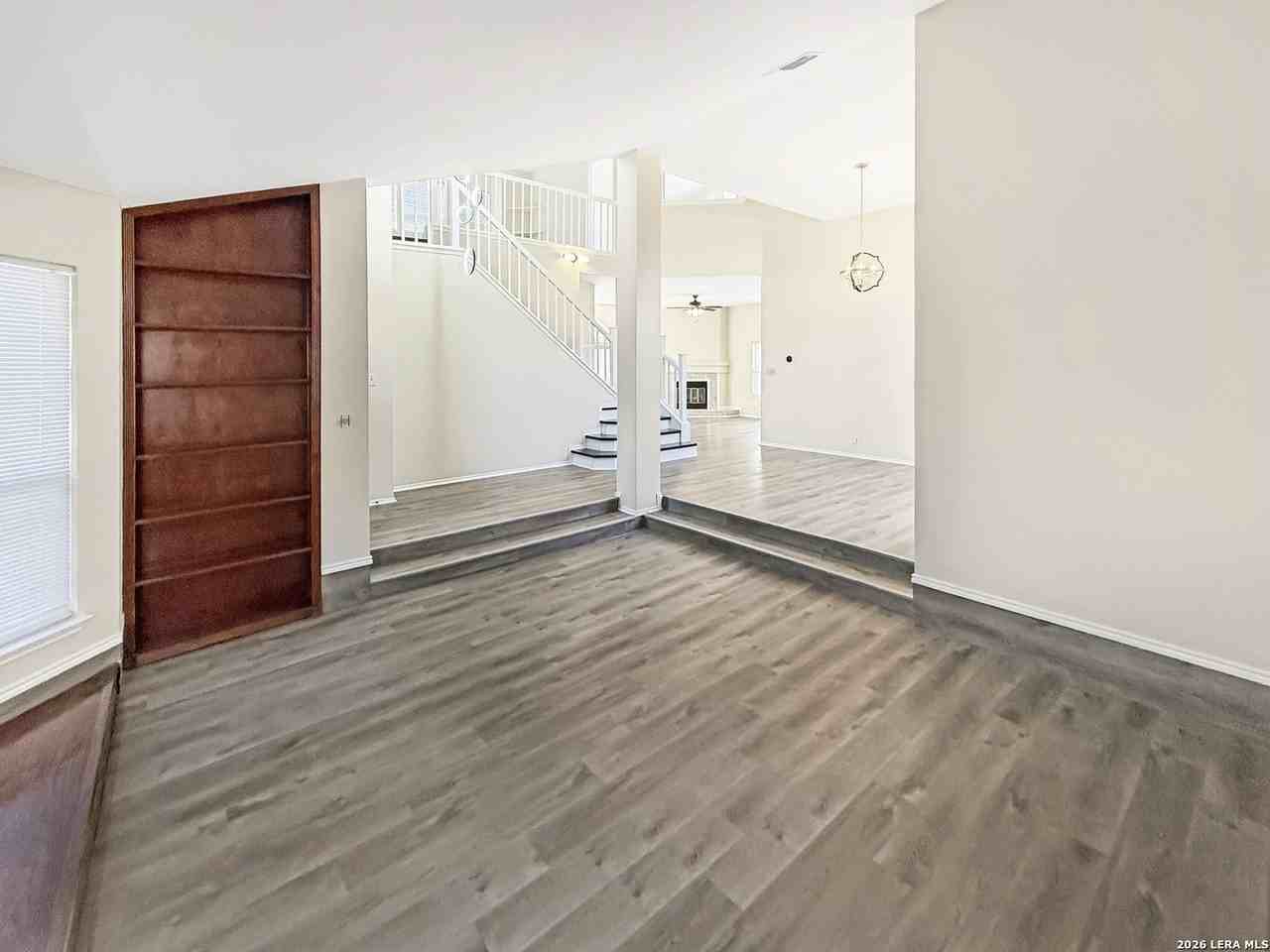 9808 Delta Ridge Dr - Photo 4 of 38