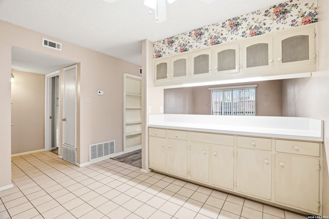 9915 Powhatan Dr #J3 - Photo 2 of 22