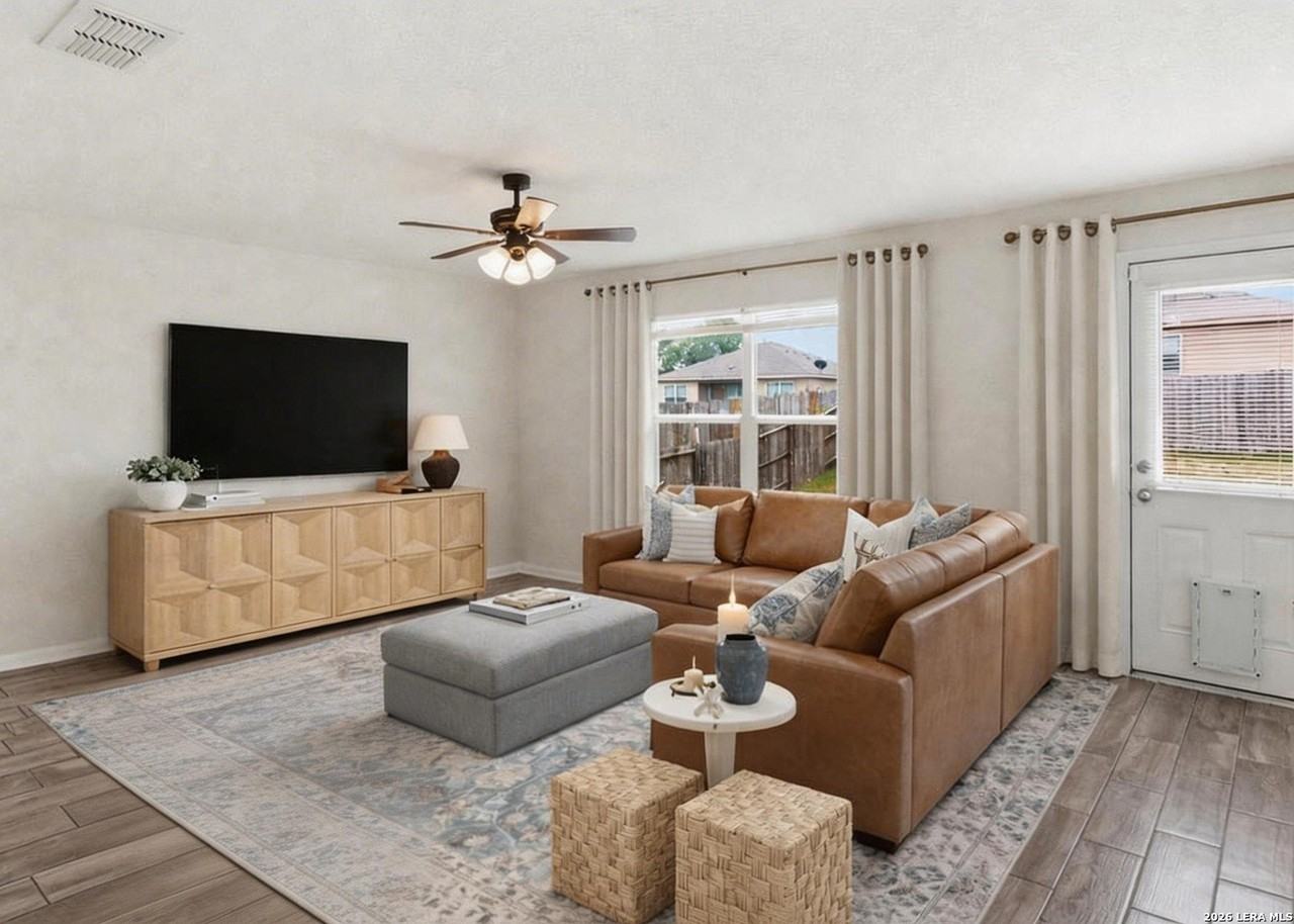 6230 Lake Victoria St - Photo 3 of 27