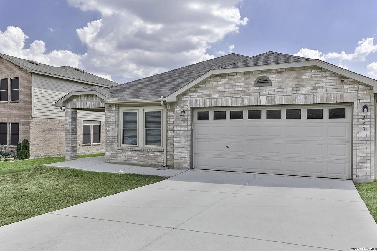 233 N Willow Way - Photo 2 of 23