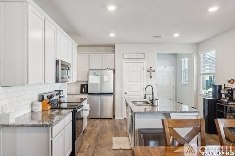 2409 Ayers Dr - Photo 2 of 20