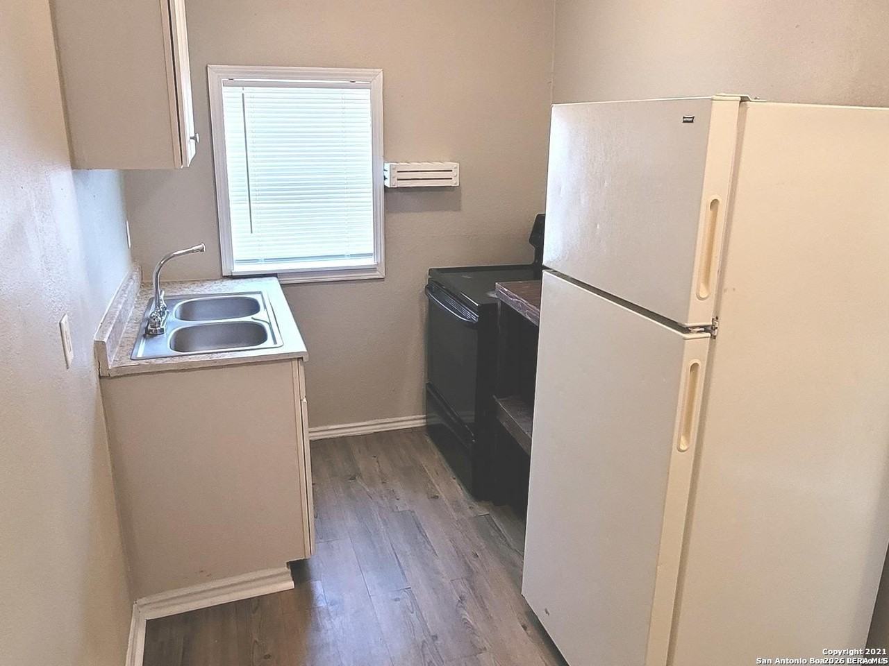 1011 Avant Ave #4 - Photo 3 of 9