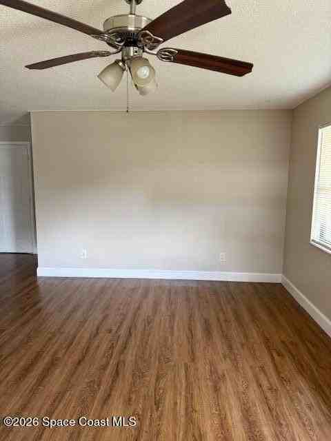 230 N Robbins Ave - Photo 4 of 13