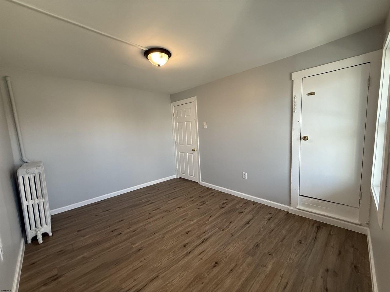 821 Baltic Ave - Photo 4 of 14