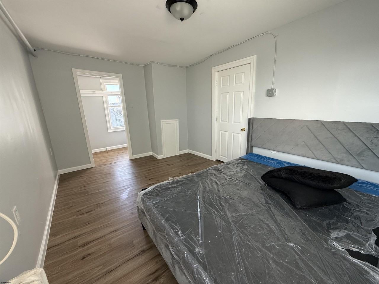 821 Baltic Ave - Photo 6 of 14