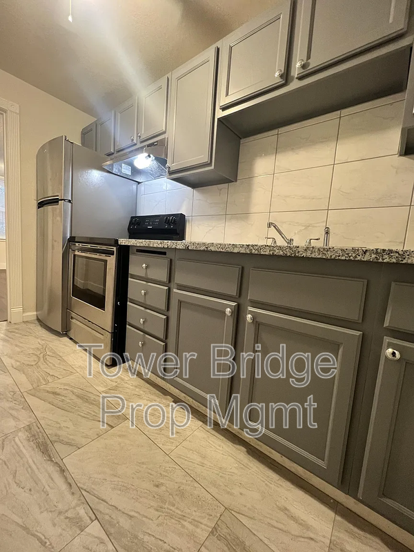 716 14th St #A - Photo 2 of 11