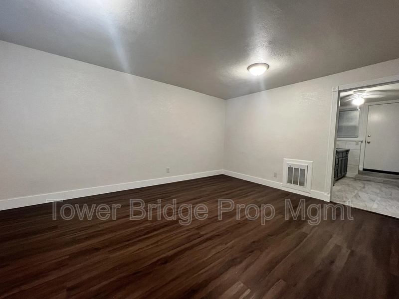 716 14th St #A - Photo 4 of 11