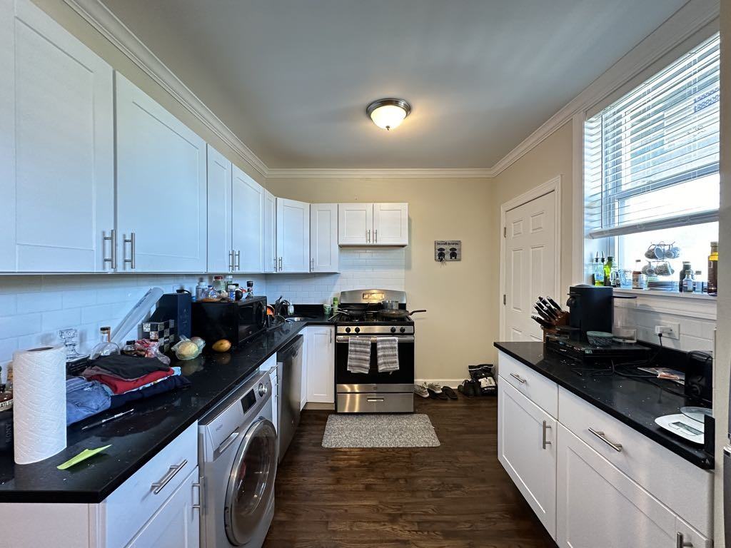 3709 N Hoyne Ave #3 - Photo 3 of 21