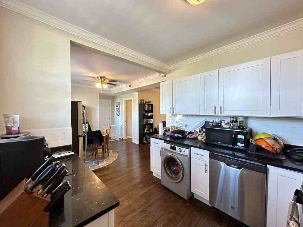 3709 N Hoyne Ave #3 - Photo 6 of 21