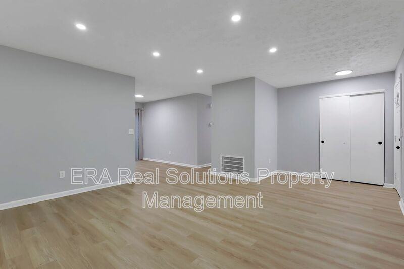 1634 S James Rd - Photo 2 of 10