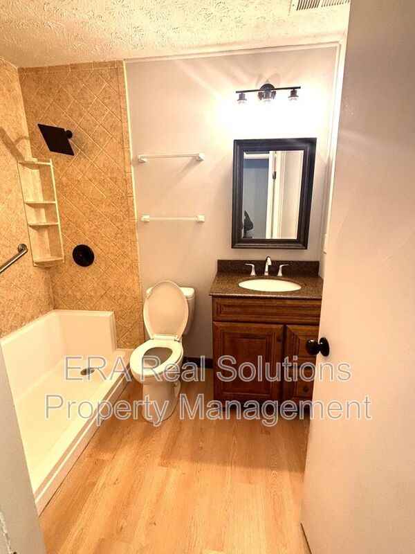 1634 S James Rd - Photo 5 of 10