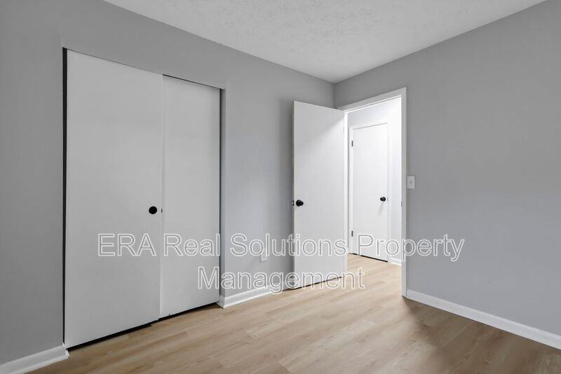 1634 S James Rd - Photo 6 of 10