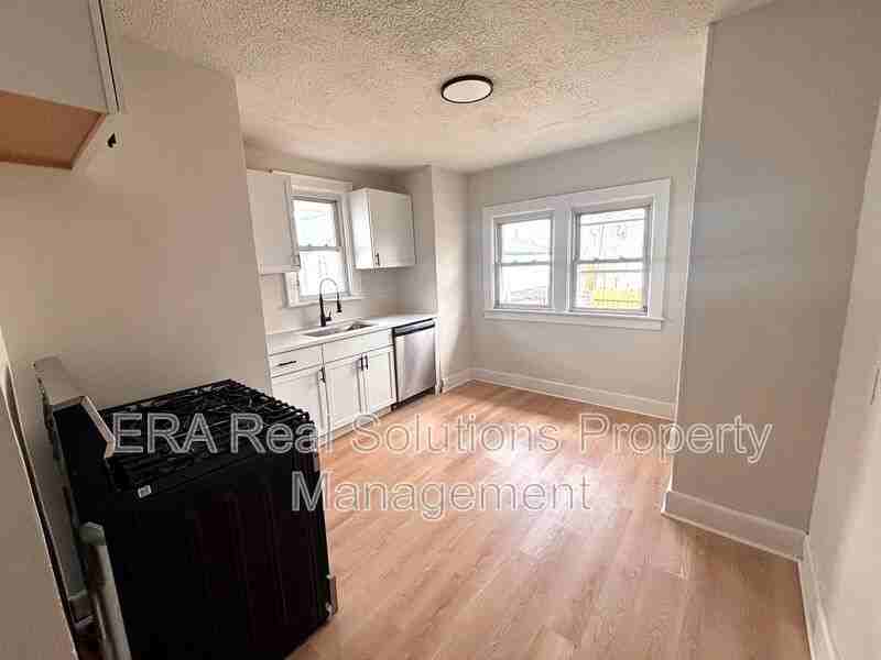 802 Ruby Ave - Photo 3 of 10