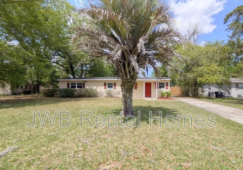 7047 Red Robin Dr - Photo 2 of 19