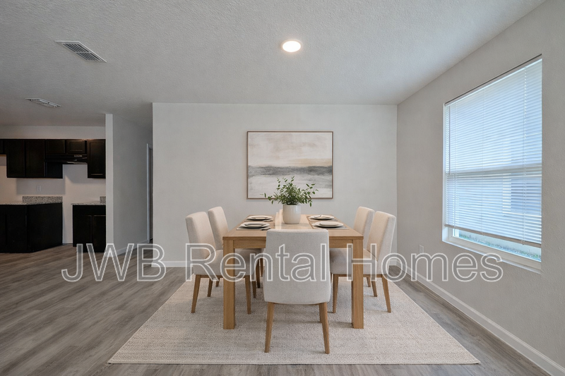 1264 Mull St - Photo 5 of 12