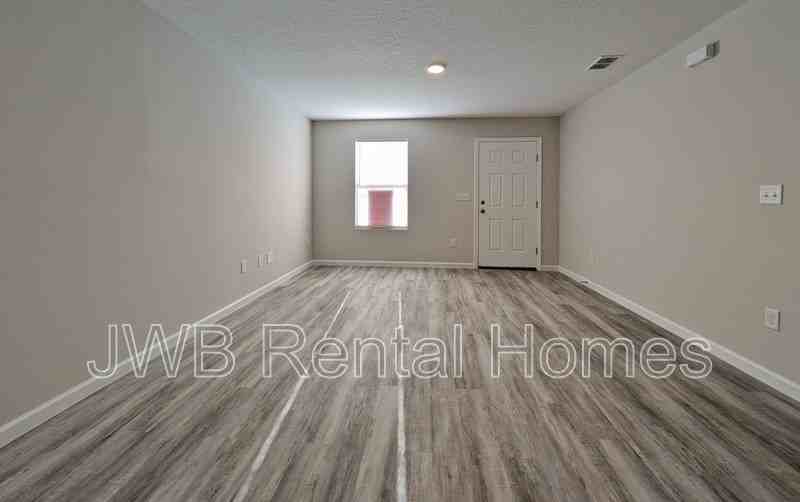 1264 Mull St - Photo 6 of 12