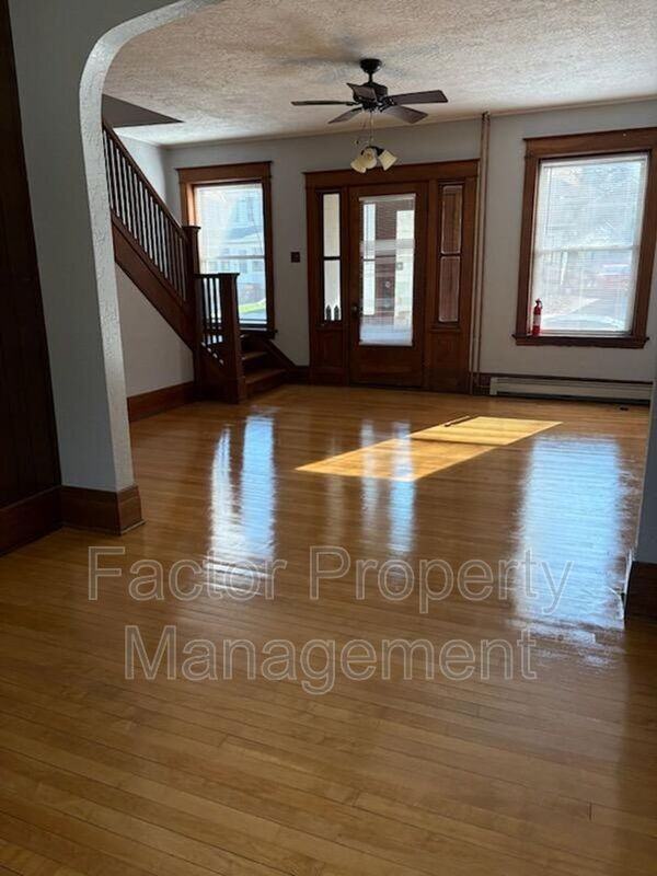 122 Parsons St - Photo 2 of 17