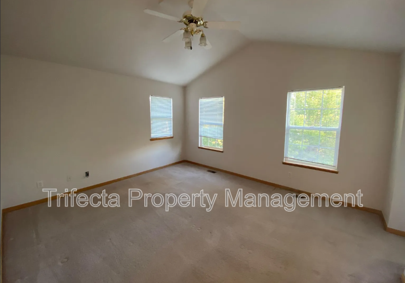 1333 Fairfield Ave - Photo 6 of 10