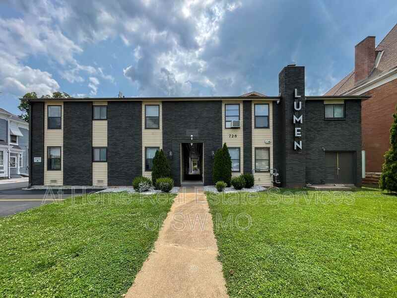 728 E Walnut St #2 - Photo 7 of 7