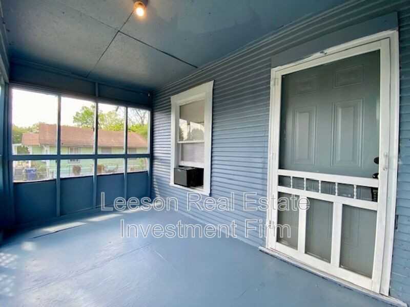 3240 Jackson St - Photo 3 of 15