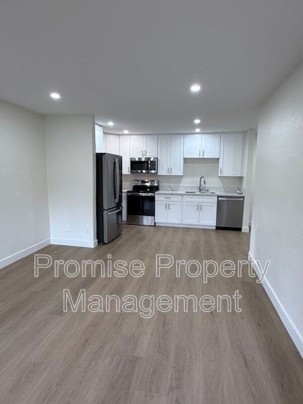 1737 Bayview Heights Dr #46 - Photo 3 of 11