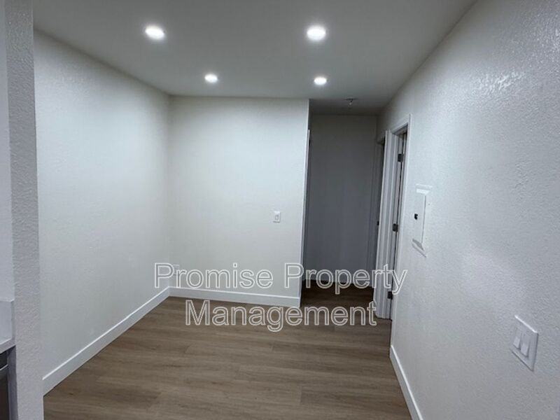 1737 Bayview Heights Dr #46 - Photo 7 of 11