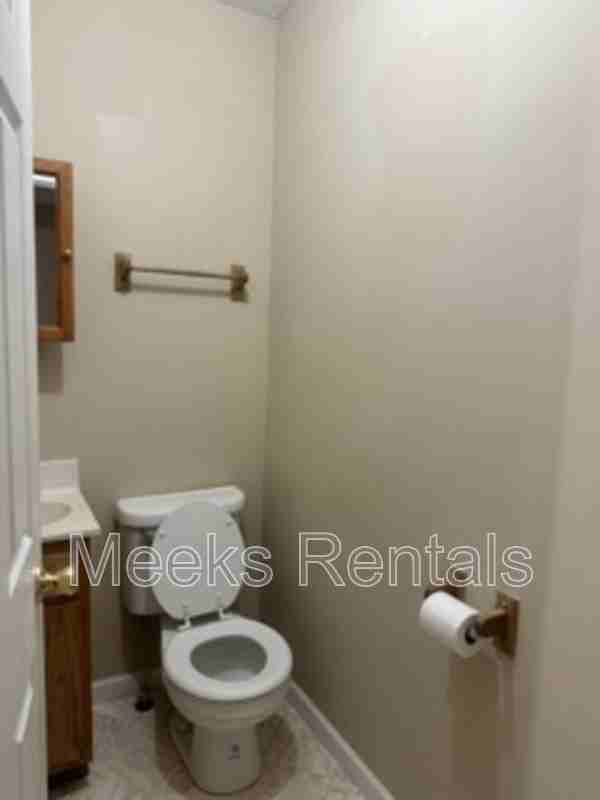 138 Mount Vernon Ln - Photo 5 of 7