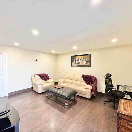 3025 The Credit Woodlands #233 - Photo 2 of 16