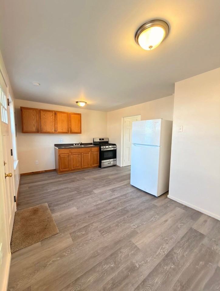 Carew St #1454 - Photo 4 of 11