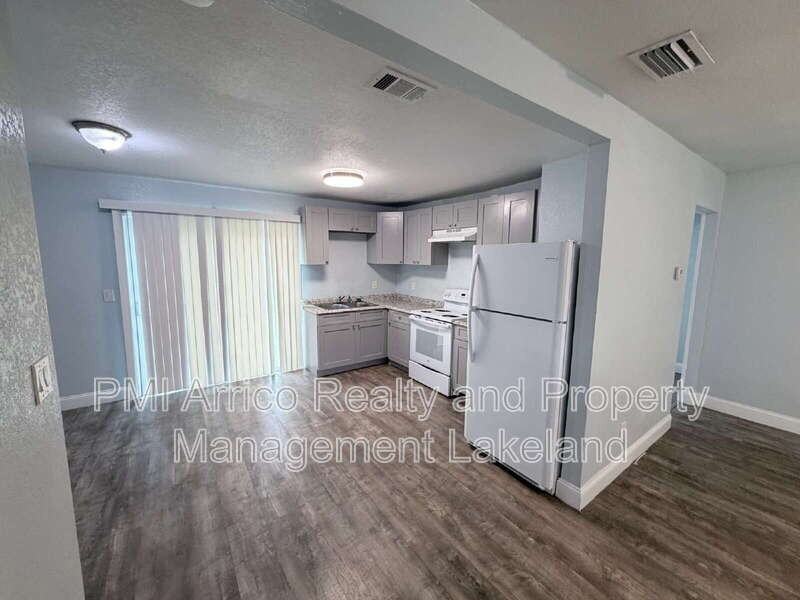 815 N Davis Ave - Photo 5 of 15