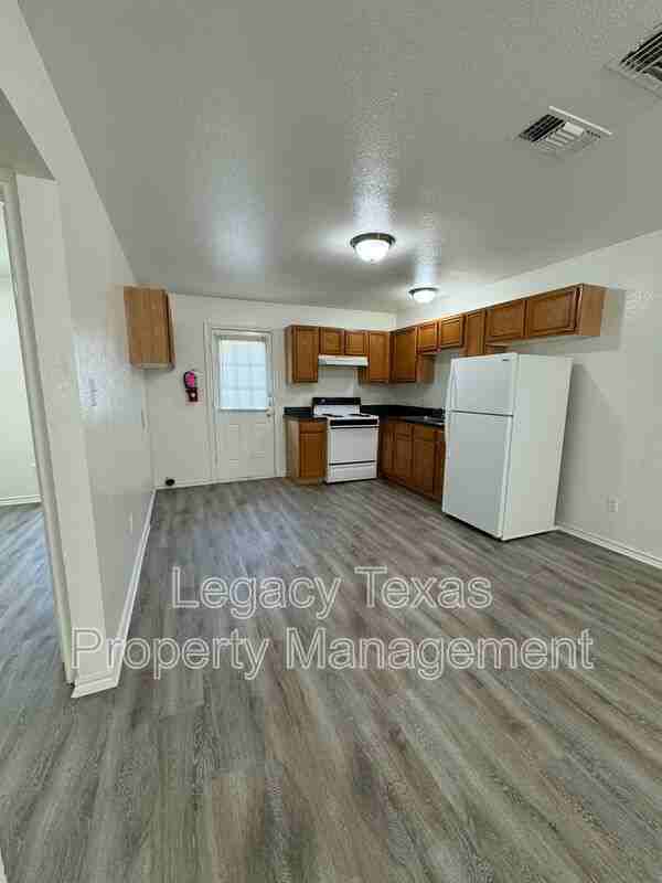 701 Miracle Ln #E - Photo 7 of 12