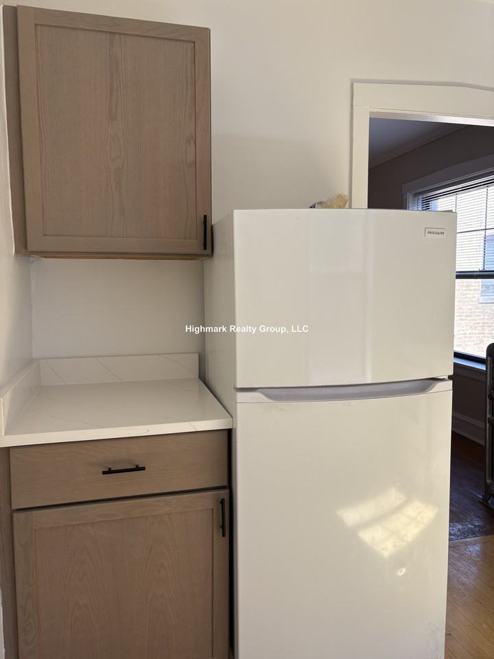 804 Sherman Ave #6 - Photo 3 of 12