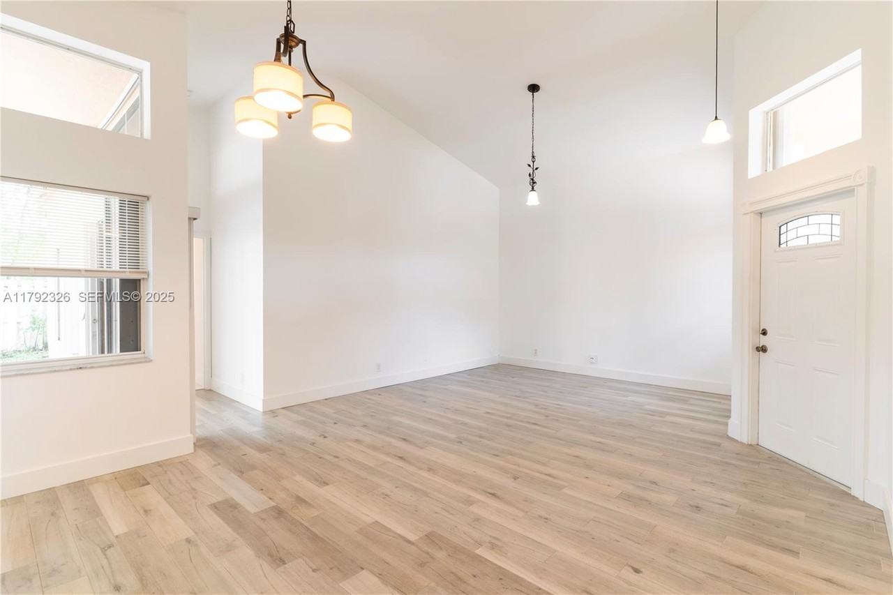 719 Stanton Drive #719 - Photo 4 of 39