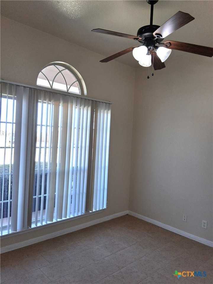 3107 Lavender Ln - Photo 3 of 19