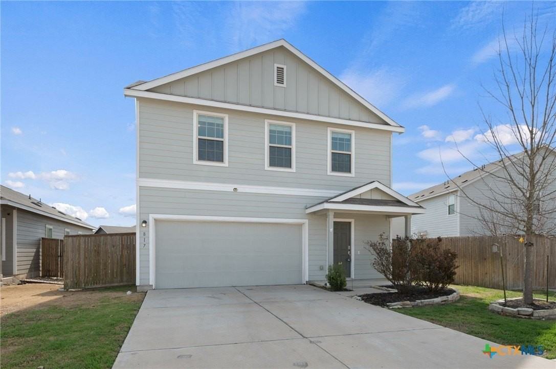 817 Circle Way - Photo 2 of 39