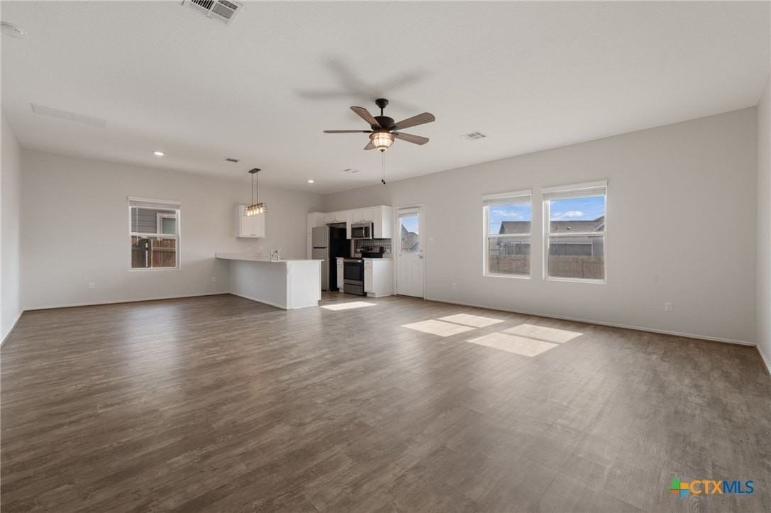 817 Circle Way - Photo 4 of 39